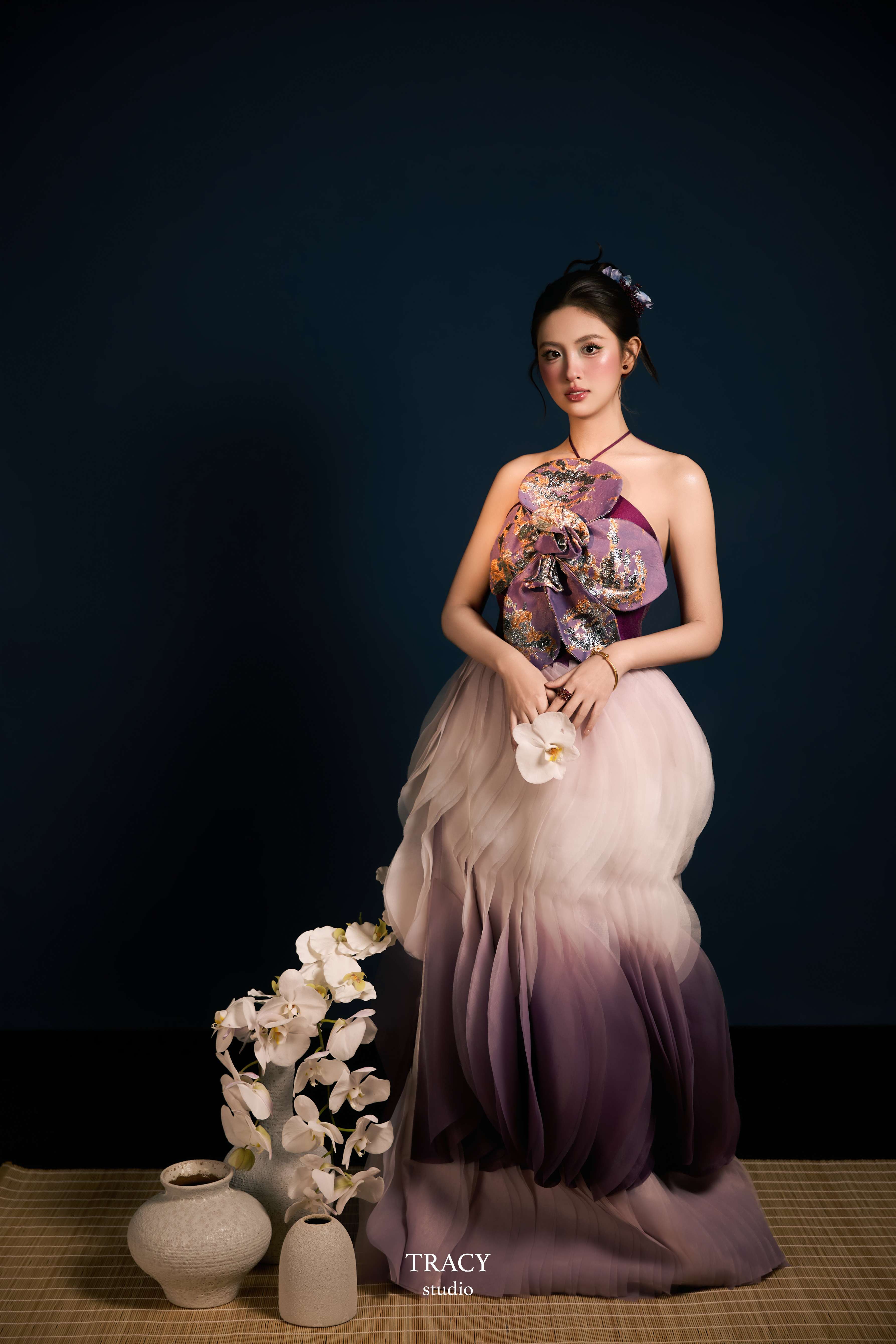 frontend/img/gallery/anh-tet-yem-ao-dai/tracy-studio-chup-yem-phong-lan (3).jpg